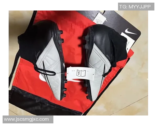 意产足球鞋的魅力与性能解析让你在球场上尽显风采