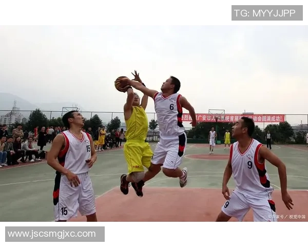 篮球与足球的魅力碰撞探讨两项运动的文化影响与发展历程